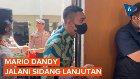 Jalani Sidang Lanjutan, Mario Dandy Tampil Beda dengan Pakai Batik