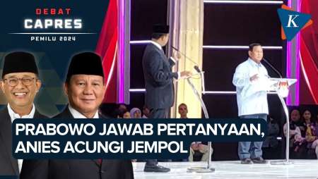 Saat Anies Kasih Jempol ke Prabowo dalam Debat Capres