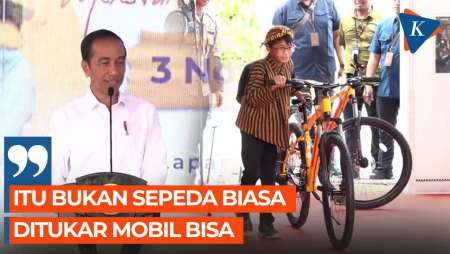 Beri Hadiah ke Siswa SD, Jokowi: Bukan Sepeda Biasa, Ditukar Mobil Bisa