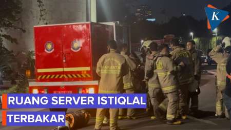 Ruang Server Istiqlal Terbakar Saat Shalat Tarawih Pertama