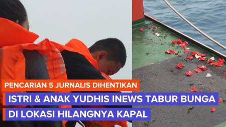 Tundukkan Kepala, Anak-Istri Yudhis INews Tabur Bunga Di Lokasi Hilangnya Kapal Di Selat Sunda