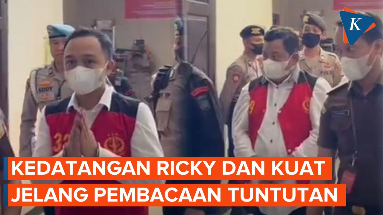 Tiba di PN Jaksel, Ricky Rizal dan Kuat Maruf Akan Jalani Sidang Tuntutan dari JPU