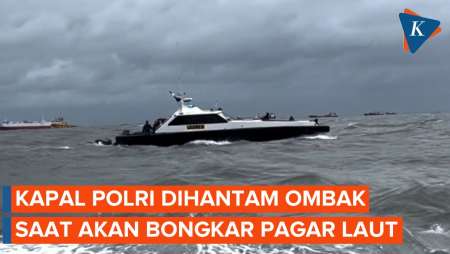 Momen Kapal Polri Terombang-ambing akibat Ombak Saat Berlayar ke Lokasi Pagar Laut Tangerang