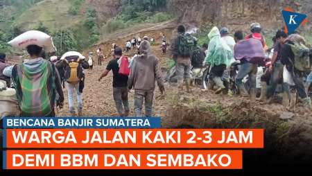 Banjir Putus Akses, Warga Aceh Tengah-Bener Meriah Jalan Kaki 3 Jam Demi BBM Dan Sembako