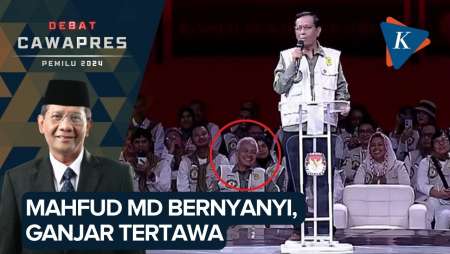 Ganjar Tertawa Saat Mahfud MD Tutup Debat Cawapres dengan Bernyanyi