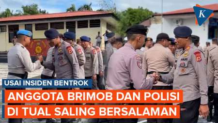 Bentrok Brimob Vs Polisi di Maluku Berakhir dengan Saling Bersalaman