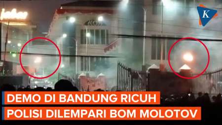 Demo Tolak Revisi UU Pilkada di Bandung Ricuh! 