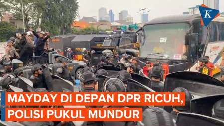 Demo di DPR Sempat Ricuh,  Polisi Pukul Mundur Massa