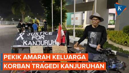 Amarah Keluarga Korban Tragedi Kanjuruhan Lewat Kayuhan Sepeda Midun