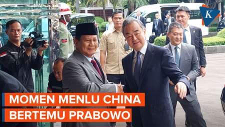 Prabowo Sambut Kunjungan Menlu China Wang Yi di Kemhan