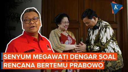 Senyum Megawati saat Disinggung Rencana Bertemu Prabowo, Apa Artinya?