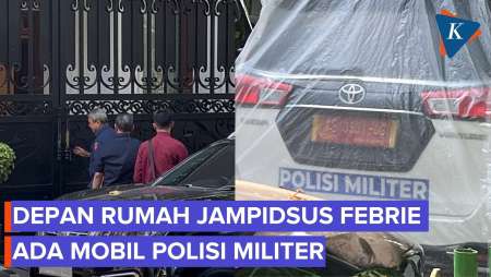 Situasi Rumah Jampidsus Febrie Adriansyah Kamis Pagi, Mobil Polisi Militer Terparkir