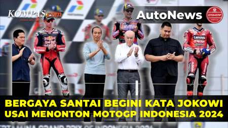 Bergaya Santai, Jokowi Serahkan Trofi MotoGP Indonesia 2024