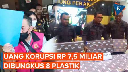 Tersangka Korupsi Kembalikan Uang Rp 7,5 Miliar Dibungkus 8 Plastik