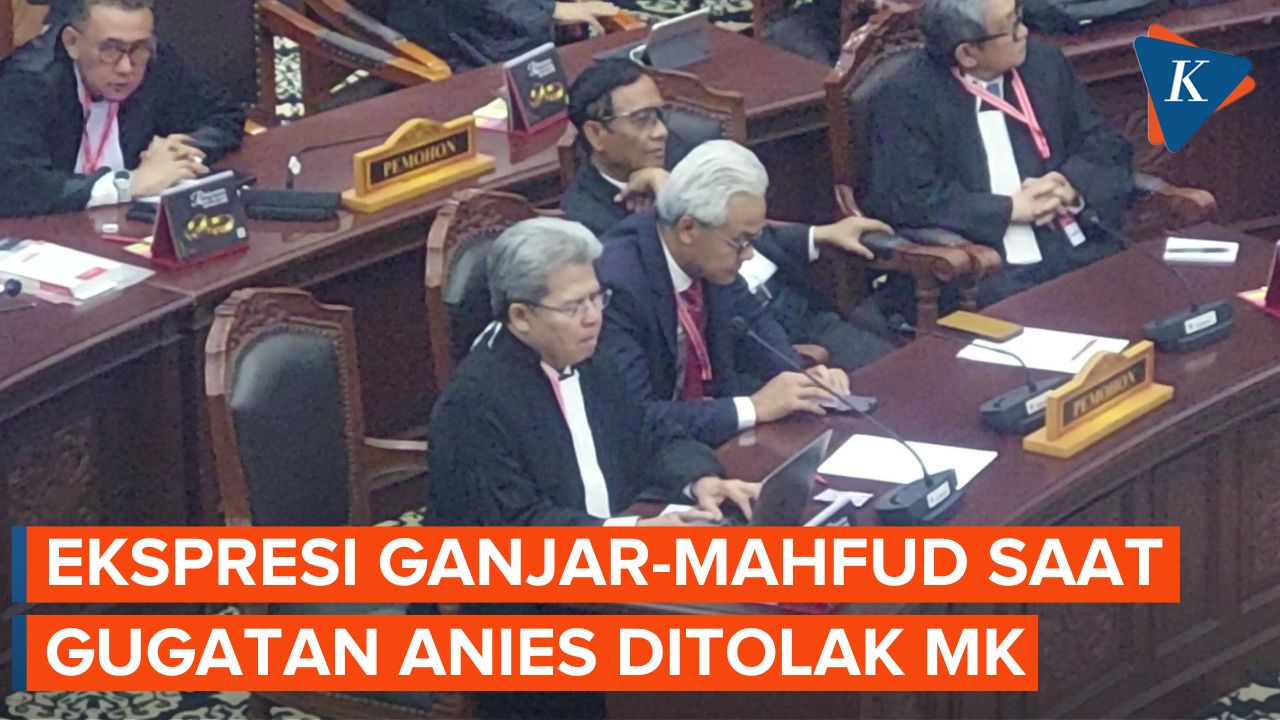 Ganjar Langsung Ngetik dan Mahfud Topang Dagu Saat MK Tolak Permohonan Anies
