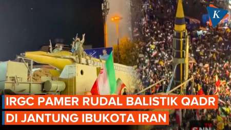 Rudal Balistik Qadr Diarak Militer Iran Di Jantung Teheran