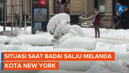 Potret Saat Badai Salju Melanda New York, Jalanan 'Memutih'