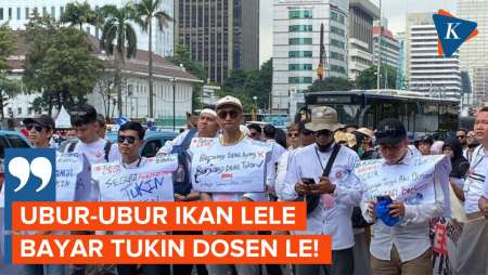 Situasi Demo Dosen ASN di Kawasan Patung Kuda