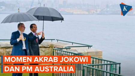 Momen Akrab Jokowi dan PM Australia, Naik Kapal Bareng dan Kompak Pakai Batik