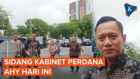 Momen AHY Jelang Ikuti Sidang Perdana Kabinet Jokowi