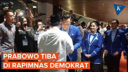 Momen Prabowo Tiba di Rapimnas Demokrat, Langsung Disambut AHY