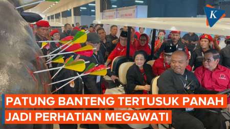 Momen Megawati Lihat Patung Banteng Berdarah Tertusuk Panah Jelang Rakernas PDI-P