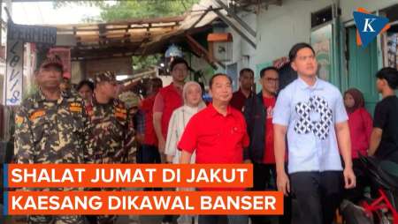 Momen Kaesang Pangarep Shalat Jumat di Tanjung Priok Dikawal Warga Berseragam Banser