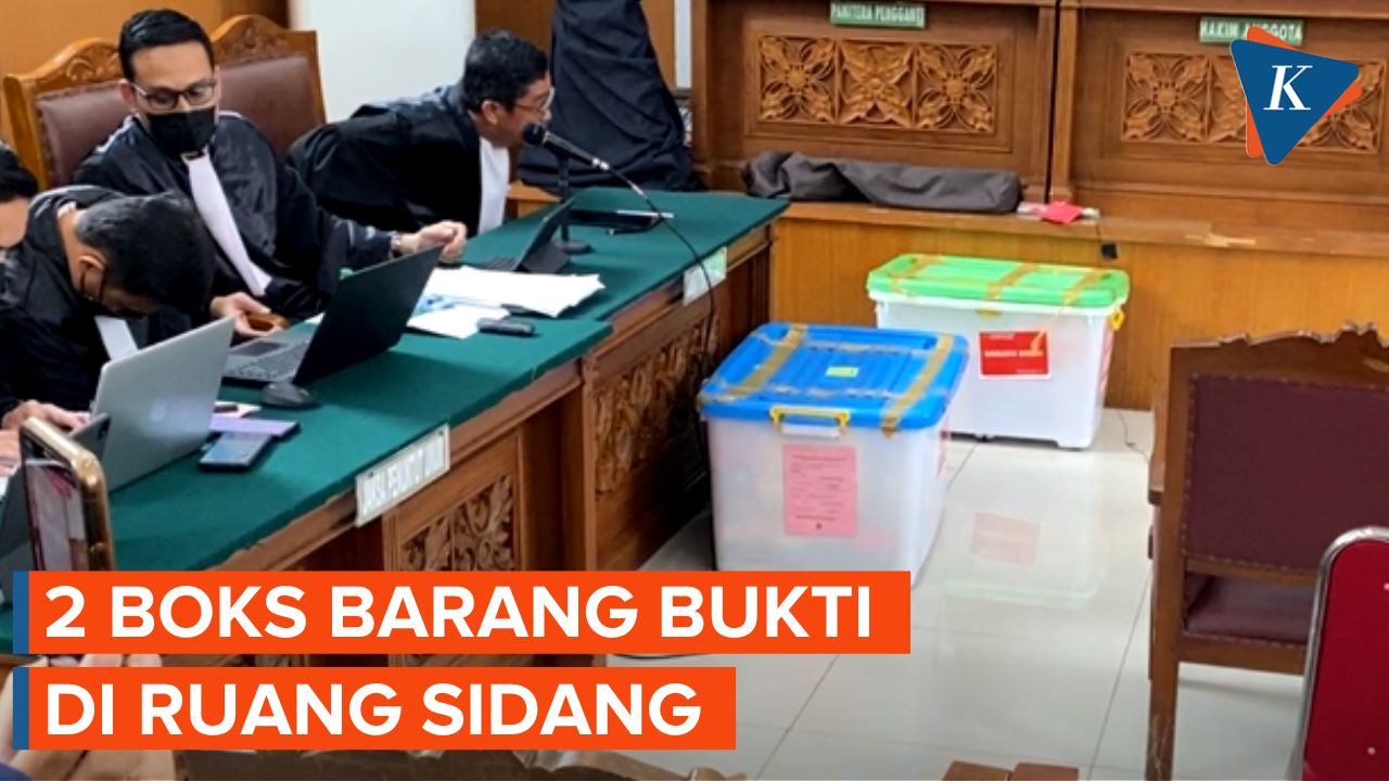 Jaksa Hadirkan 2 Boks Barang Bukti di Sidang Kuat Maruf dan Ricky Rizal