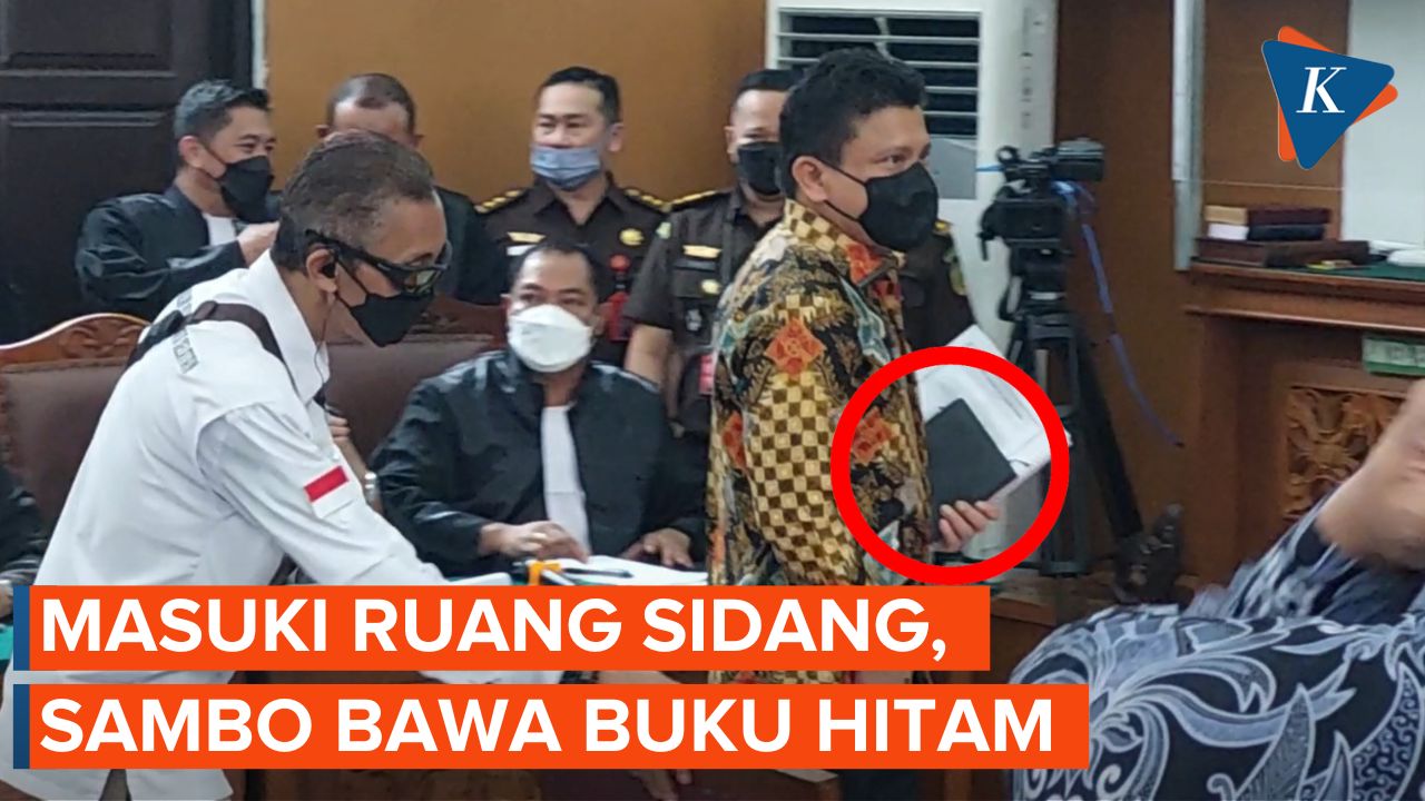 Pakai Baju Batik, Ferdy Sambo Tiba di Ruang Sidang PN Jaksel