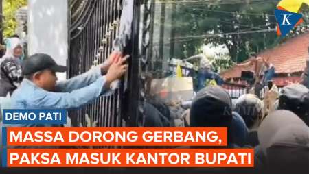 Demo Pati Ricuh, Massa Dorong Gerbang dan Paksa Masuk Kantor Bupati