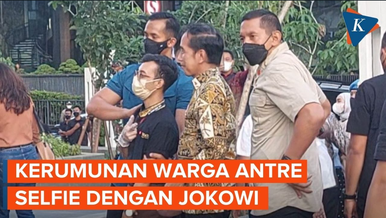Warga Tumpah Ruah Antri Selfie dengan Jokowi Usai Peresmian Sarinah