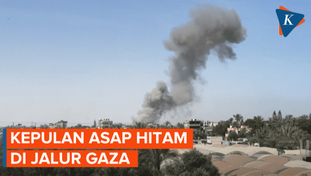 Penampakan Asap Hitam Mengepul Saat Israel Kembali Gempur Jalur Gaza