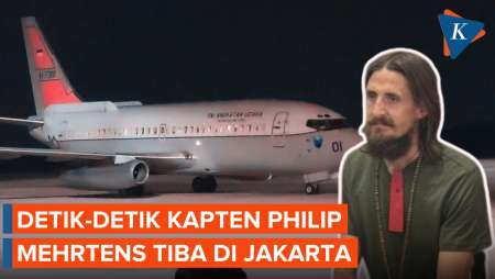 Momen Pilot Susi Air Philip Mehrtens Tiba di Bandara Halim Perdanakusuma Usai Dibebaskan