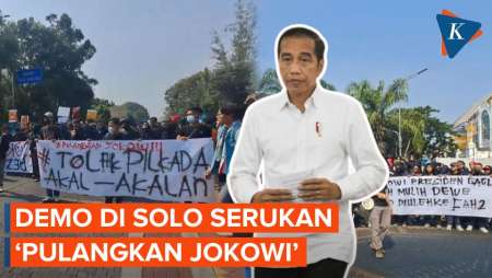 Massa Aksi Demo di Solo Serukan ‘Pulangkan Jokowi!’