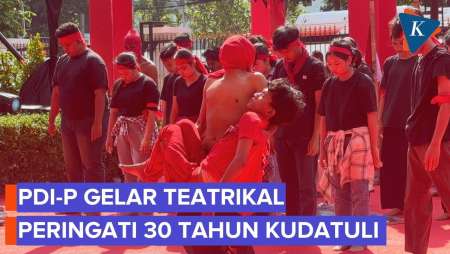 Momen PDI-P Gelar Aksi Teatrikal Peringati 30 Tahun Tragedi Kudatuli