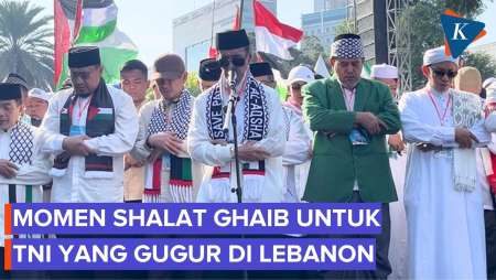 Momen Shalat Ghaib Di Depan Kedubes Amerika Untuk TNI Yang Gugur Di Lebanon