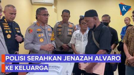 Momen Keluarga Terima Jenazah Alvaro Kiano
