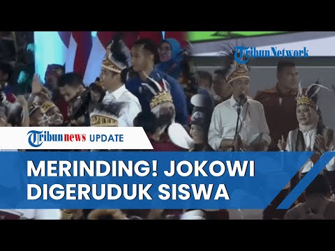 Bikin Merinding Antusias Anak-anak Papua Geruduk Jokowi ke Panggung saat Diberi Kuis